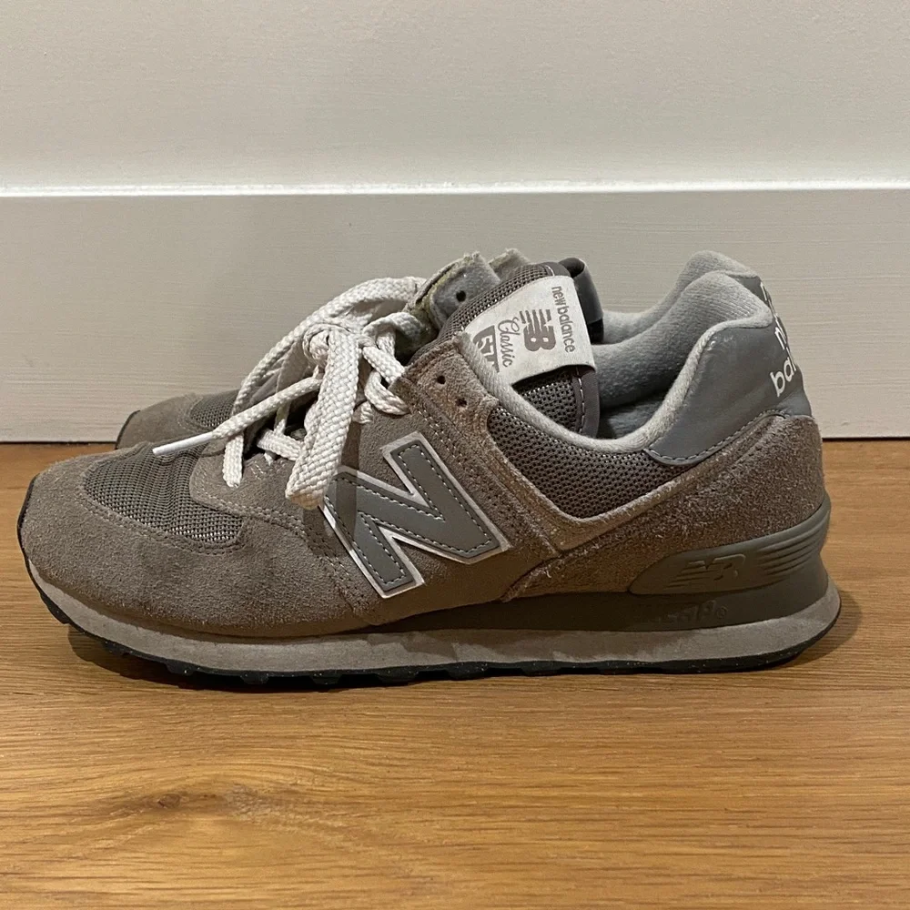 New Balance 574 Sneakers in Gray and White - Picture 3 of 8